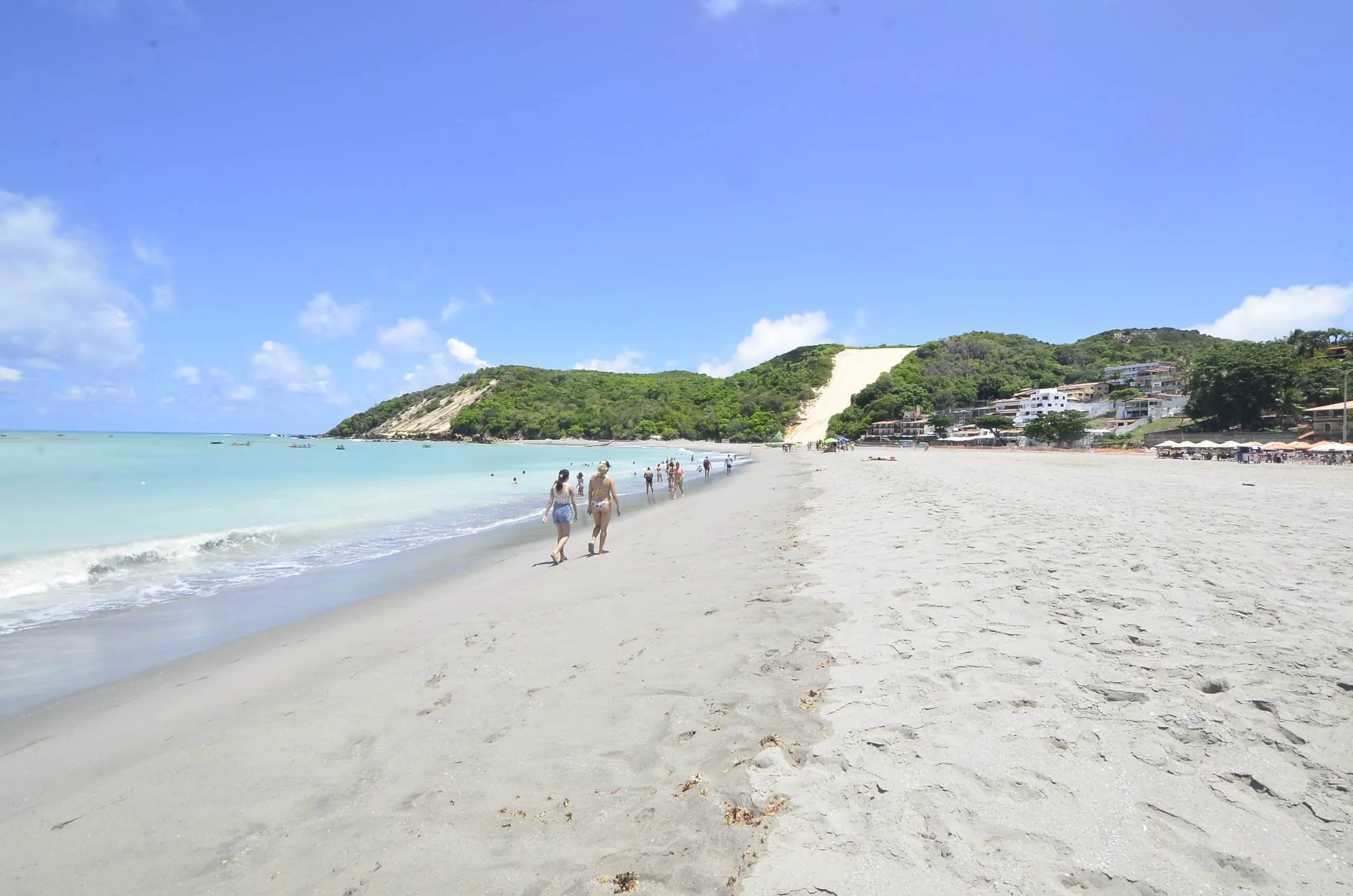 Ponta Negra Beach. In the background, Morro do Careca.